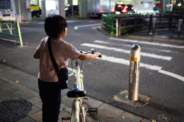 【ナイトライドの落とし穴】涼しい夜こそ注意！暗がりでの事故に備えるポイント