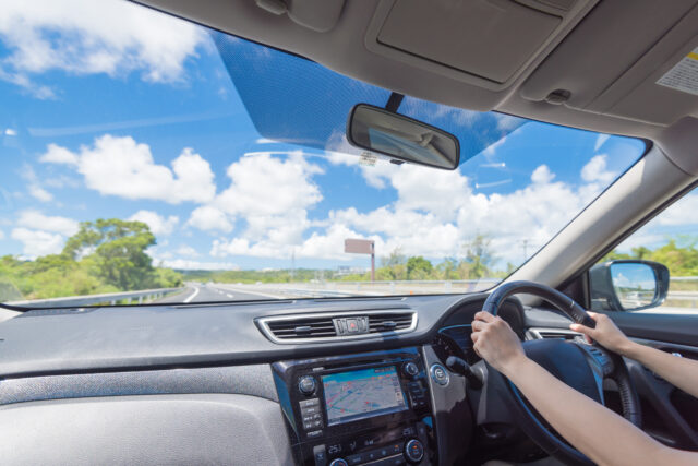 帰省中に実家の車を運転しても大丈夫？保険や車の状態など確認すべきこと